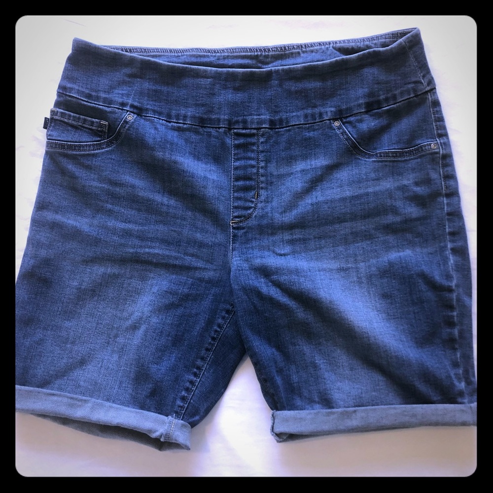 Lee Slim Fit Sculpting Mid-rise Shorts size 16